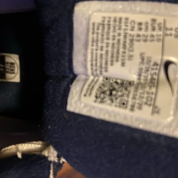 Authentic Nike Men”s Sneakers size11 NWOT - Picture 9 of 11